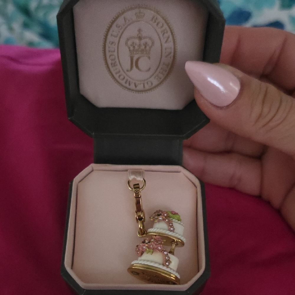 Juicy Couture Gold Tone Wedding Cake Charm